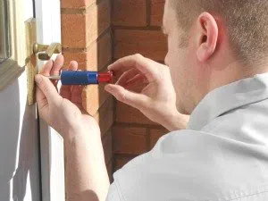 Houston Master Locksmith Houston, TX 281-668-0054 - 3a-Broken-Key-Extraction